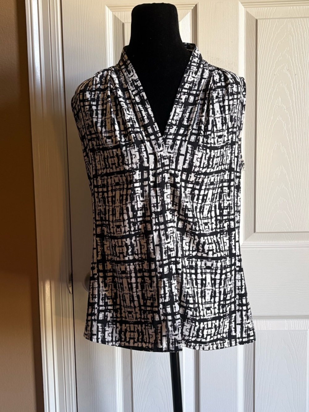 CALVIN KLEIN Abstract Blouse